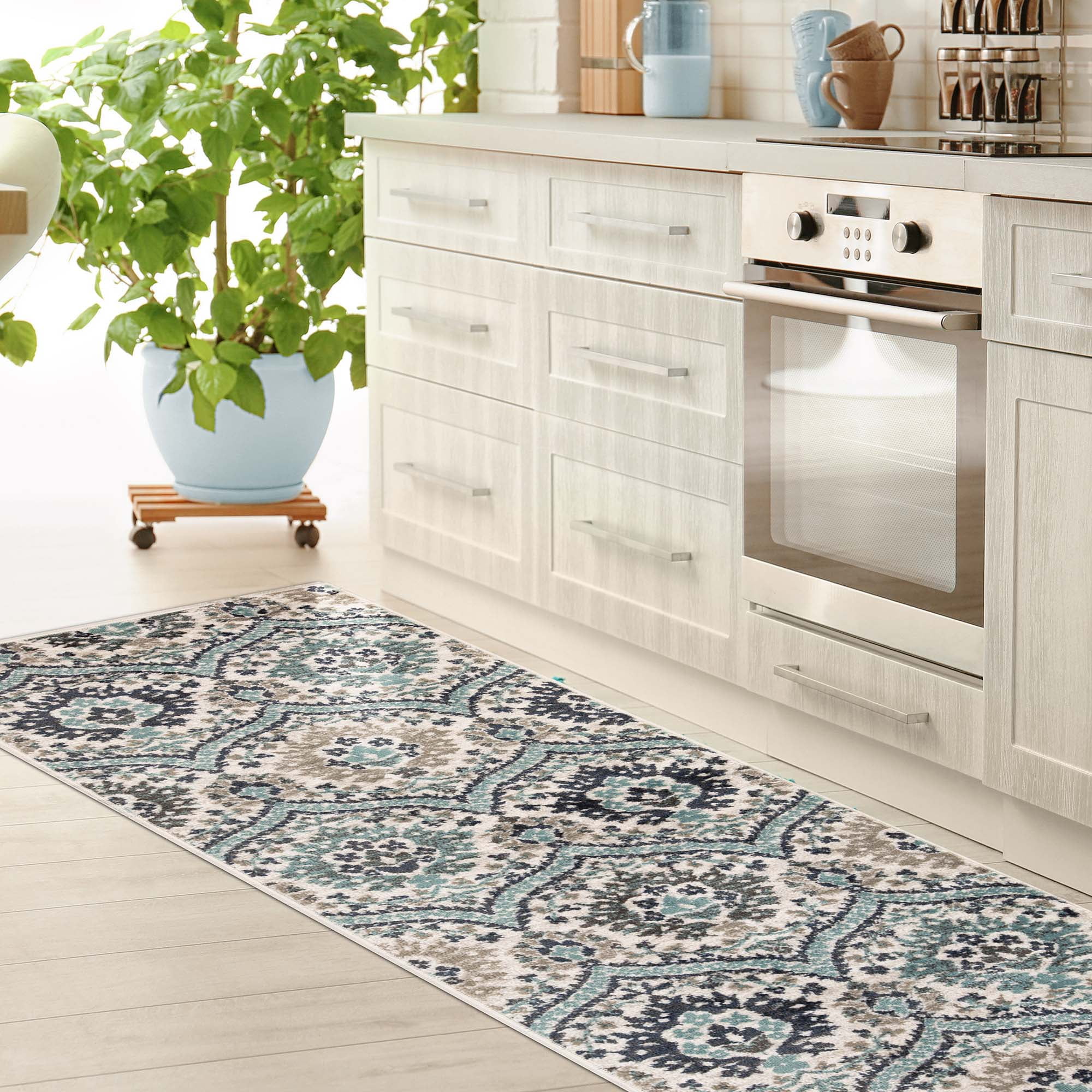 Deep Royal Floral Synthetic 2' 7" x 10' Runner Rug