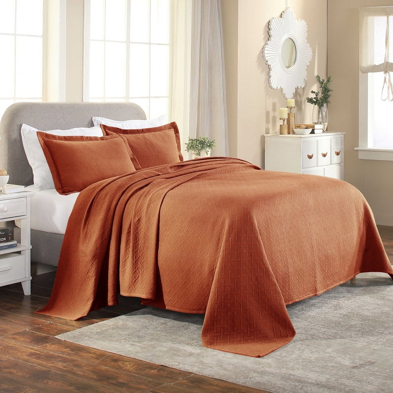 Elegant Oversized Cotton Matelassé Bedspread Set in Mandarin, Queen