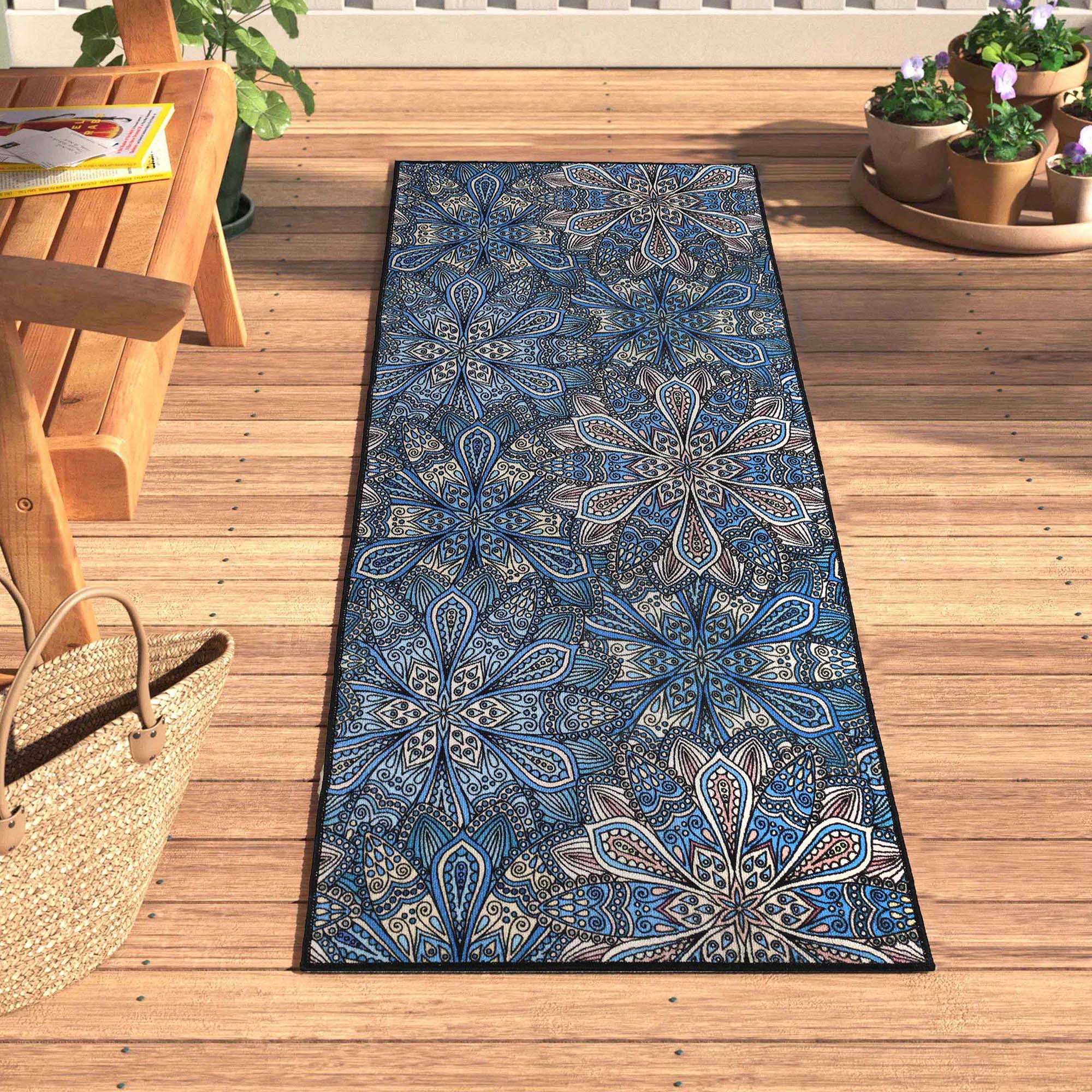 Blue Floral Synthetic Rectangular Indoor Outdoor Rug, 2' 7" x 6'