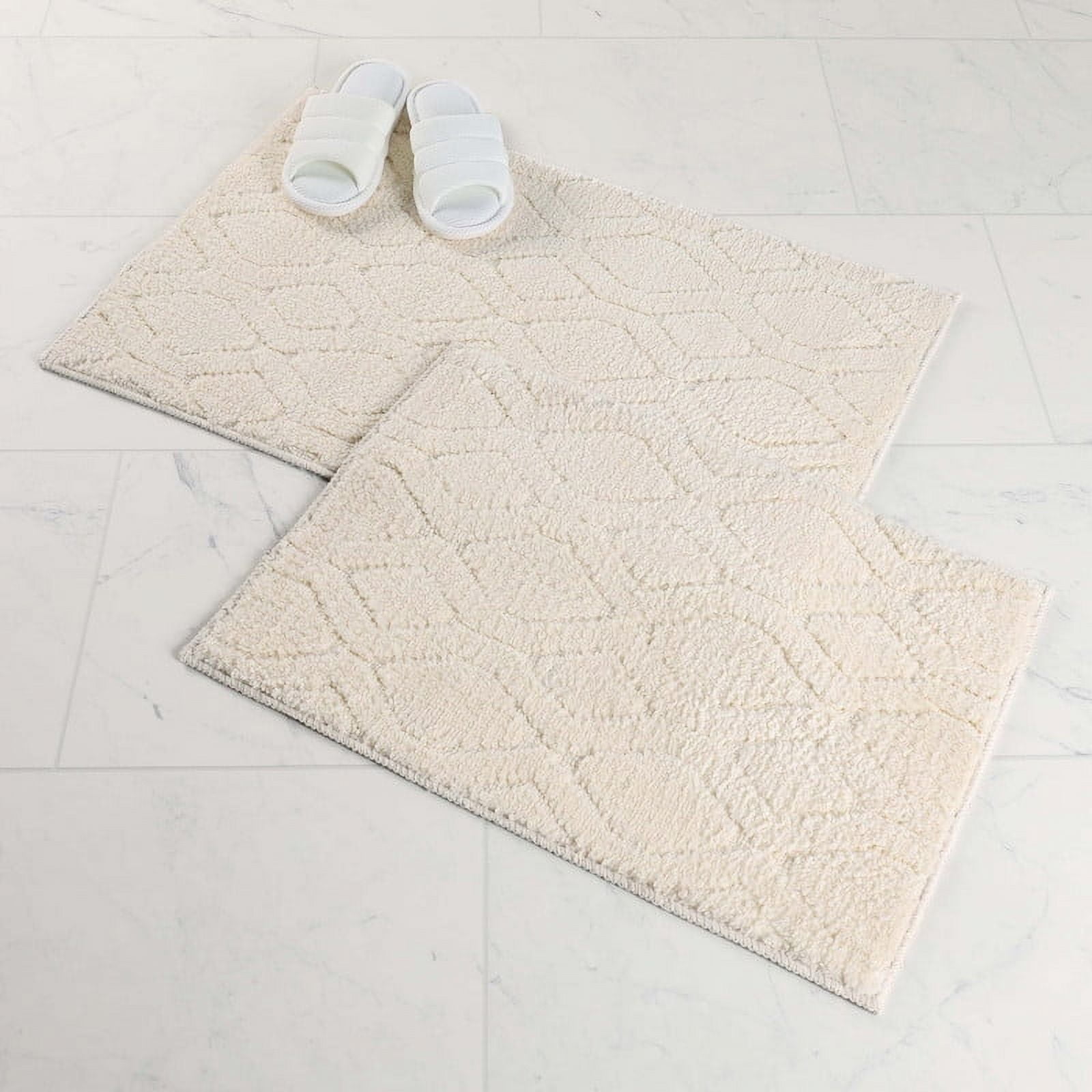 Medium Ivory Geometric Diamond Textured Bath Rug Set