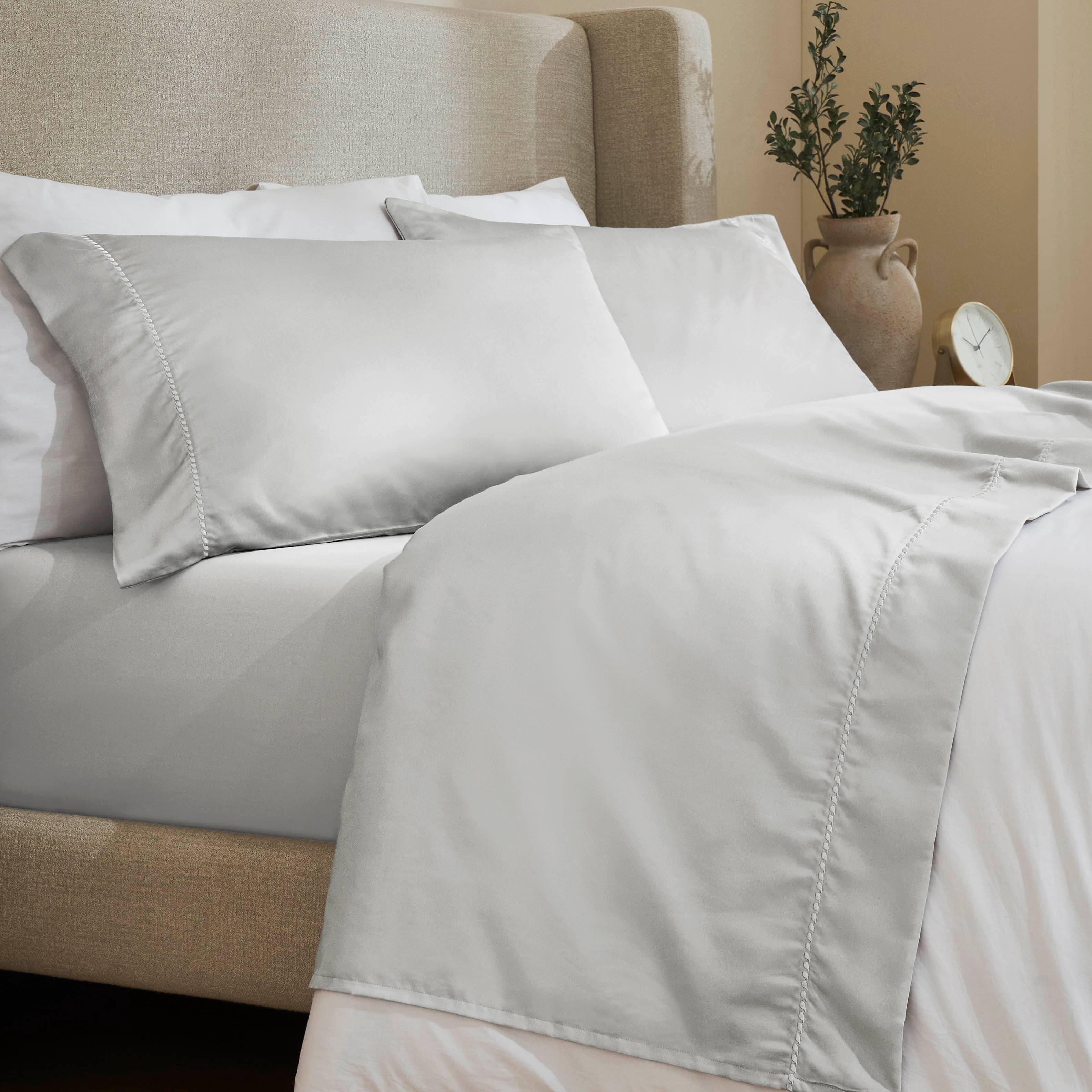Superior Cotton Blend 600 Thread Count Dash Stitch Hem Sheet Set, Queen, Platinum