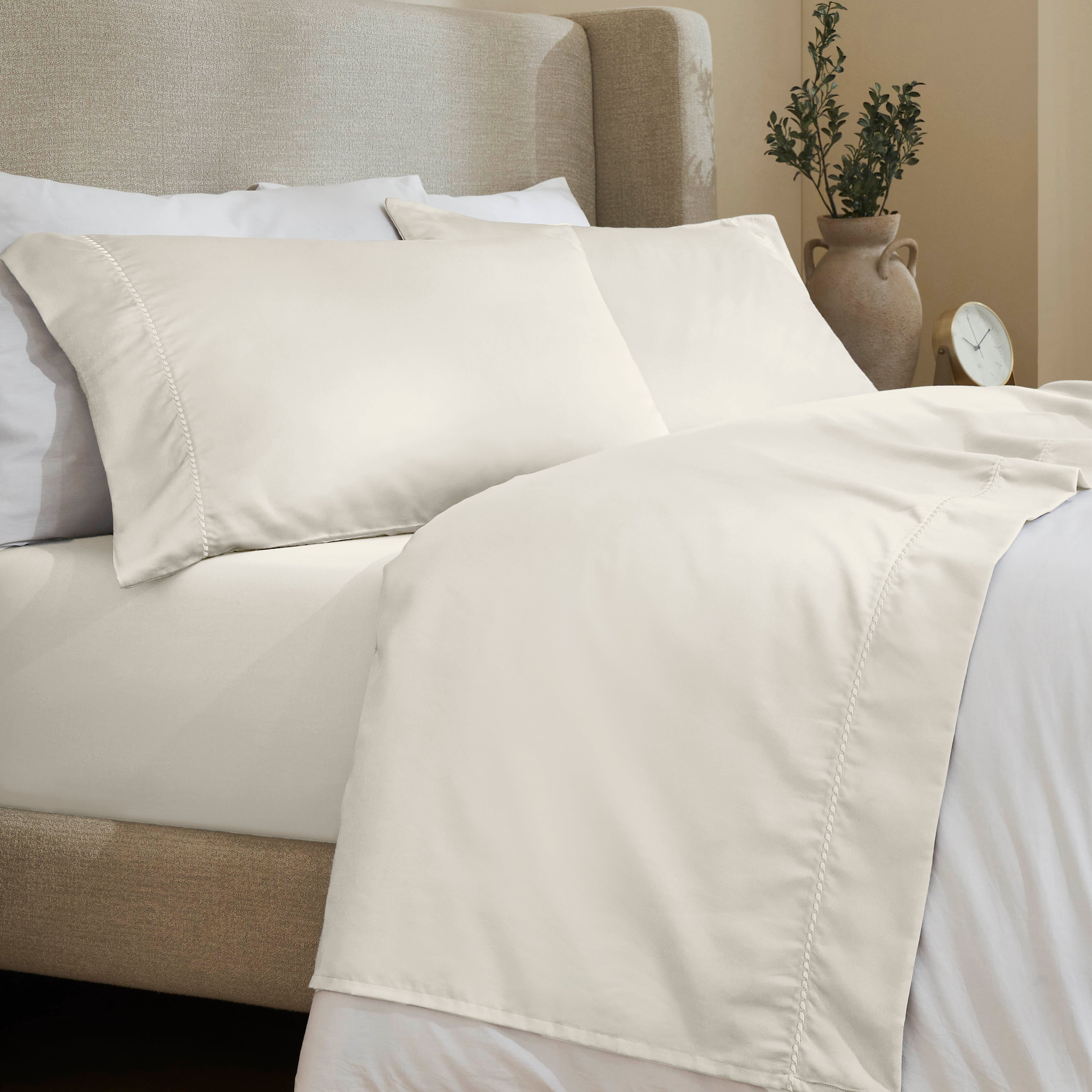 Superior Cotton Blend 600 Thread Count Dash Stitch Hem Sheet Set, Split King, Ivory