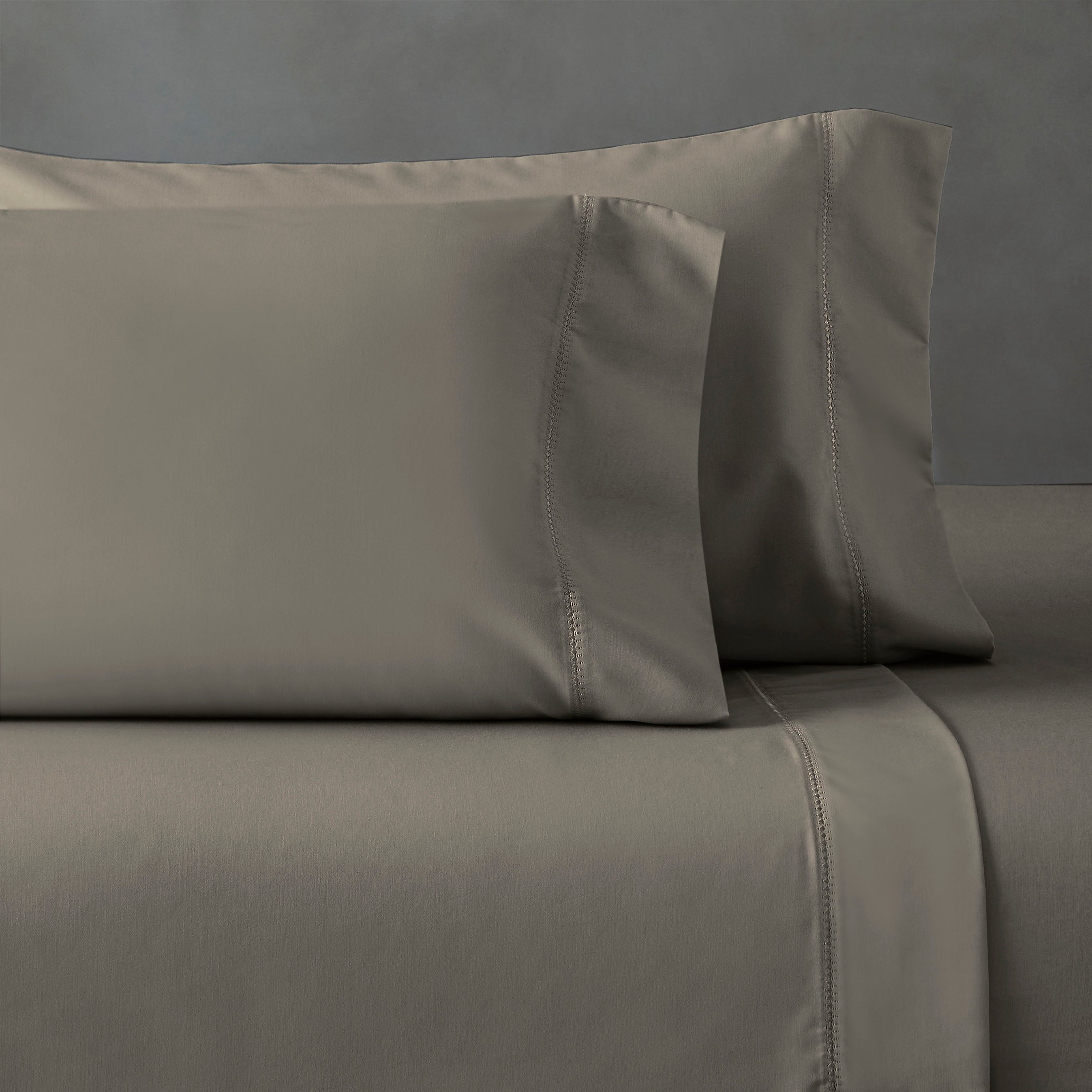 Superior Cotton Blend 600 Thread Count Embroidered Pillowcases , Set of 2, Standard Size, Grey