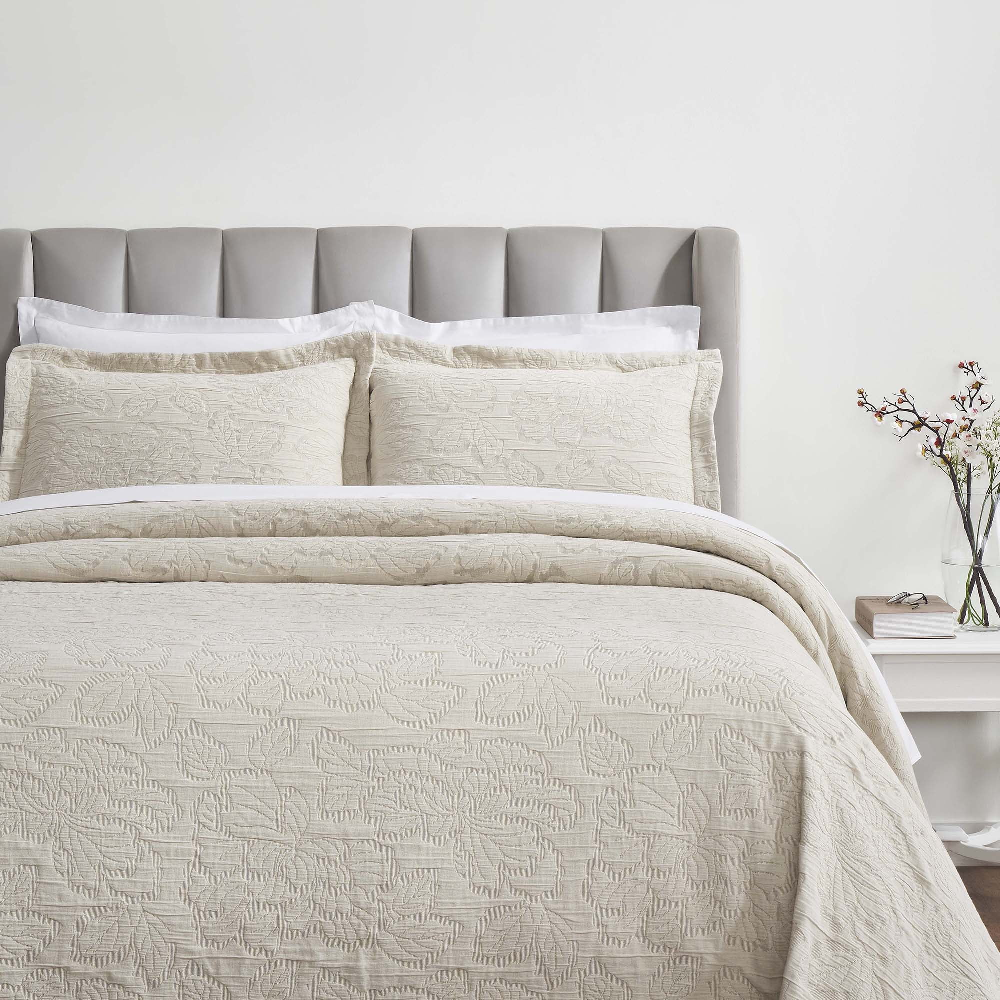 Superior Hibiscus Cotton Matelasse Bedspread and Sham Set, 3-Piece Dual Tone Modern Bedspreads, Full, Beige