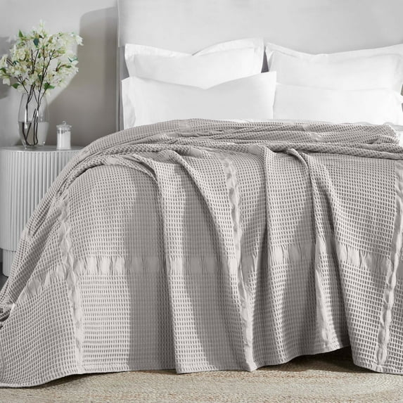 Superior Mai Geometric Waffle Cotton Blanket, California King, Platinum