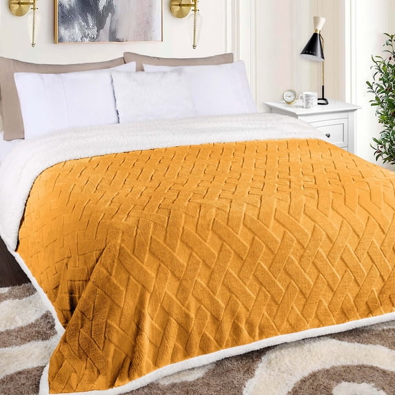 Superior Nuuk Fleece Reversible Lattice Blanket, Twin, Gold