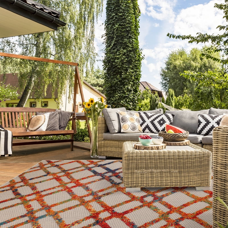 Superior Paxson Diamond Indoor/Outdoor Area Rug, 9' x 12', Cream