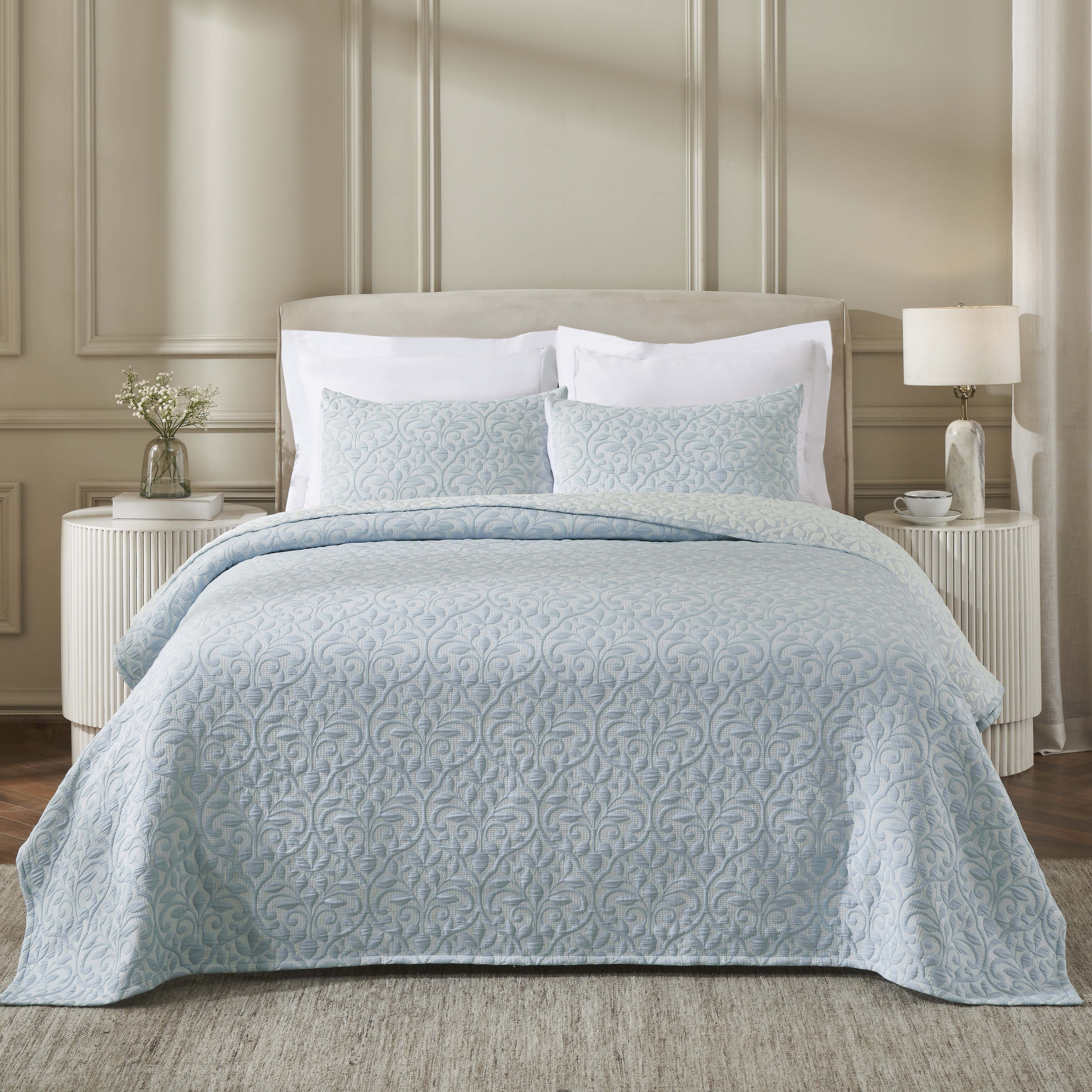 Superior Vineyard Cotton Blend Matelasse Coverlet, King, Sky Blue