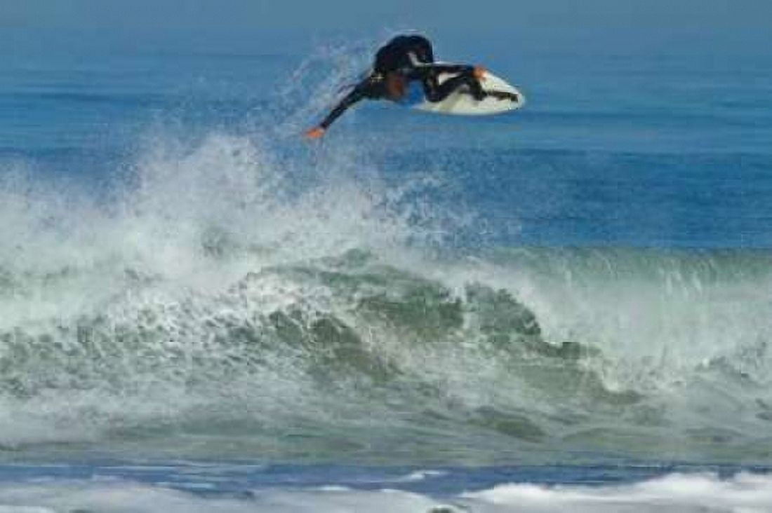 Surfing XI Canvas Art - Lee Peterson (12 x 18)