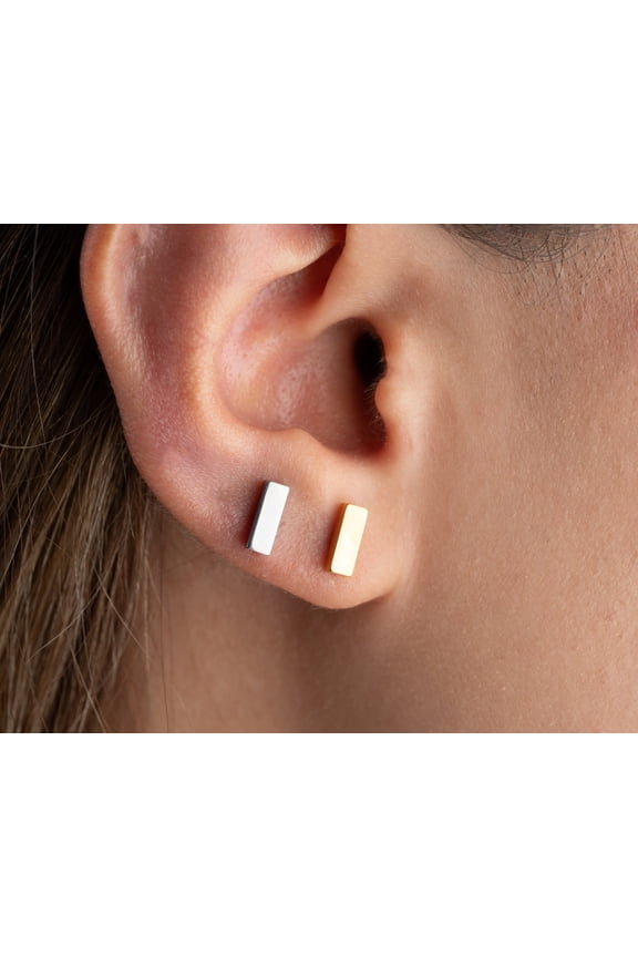 Surgical steel double sided rectangle screw back stud earring. Screw in rectangle Tragus Stud Cartilage Helix Earring sleeper earrings