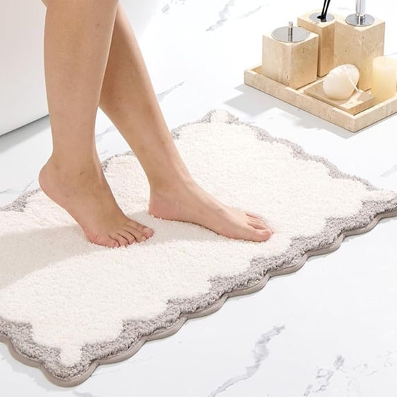 Surpdew Scalloped Bathroom Rugs, White Bath Mat Gray Scalloped Edge, Microfiber Aesthetic Trendy Funky Fun Preppy Rug, Extra Soft Bathroom Mat Non-Slip for Tub, Shower, and Bath Room