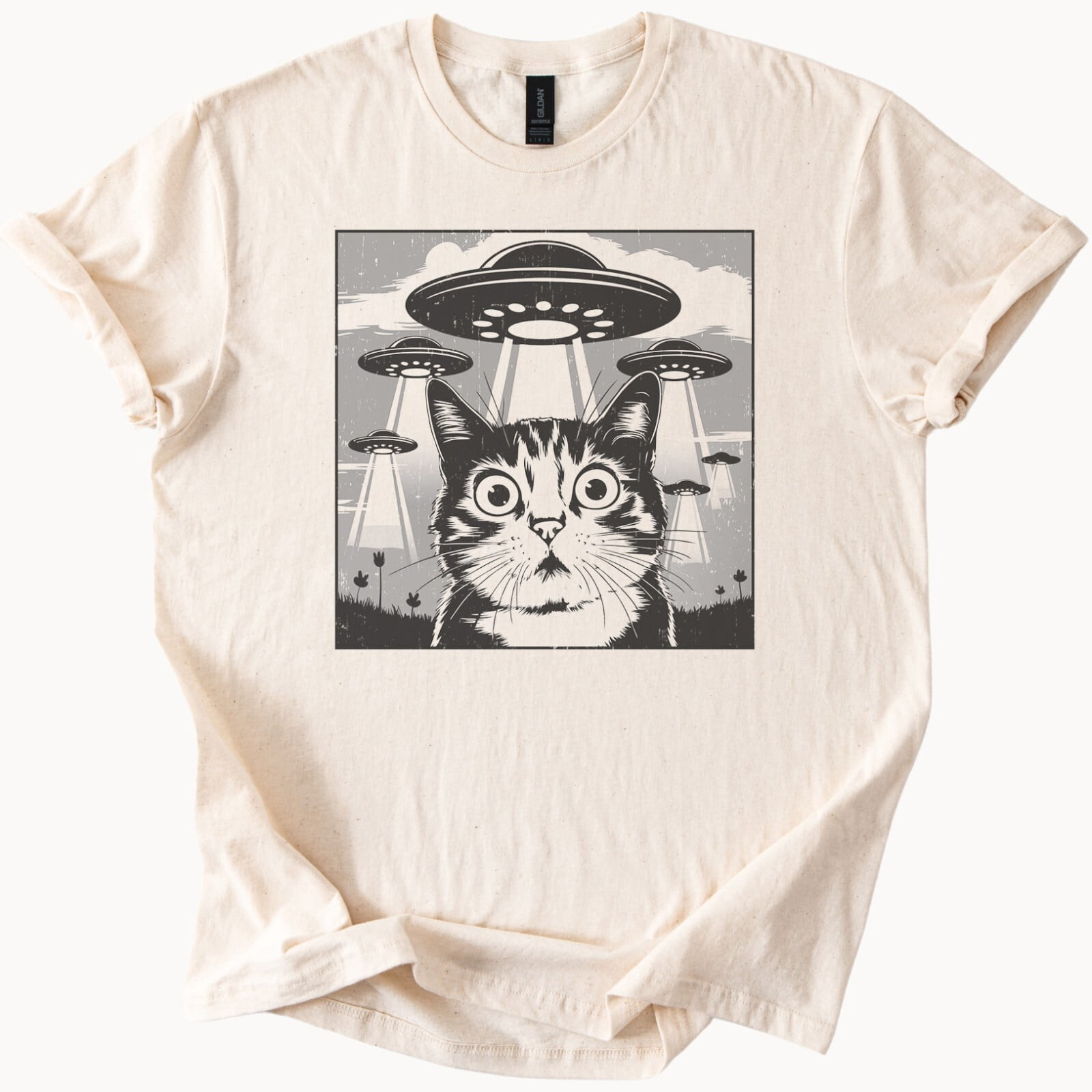Surprised Cat UFO Abduction Graphic T-Shirt - Walmart.com