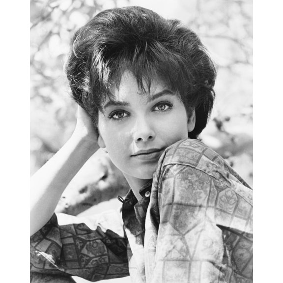 Suzanne Pleshette Canvas Art - (16 x 20)