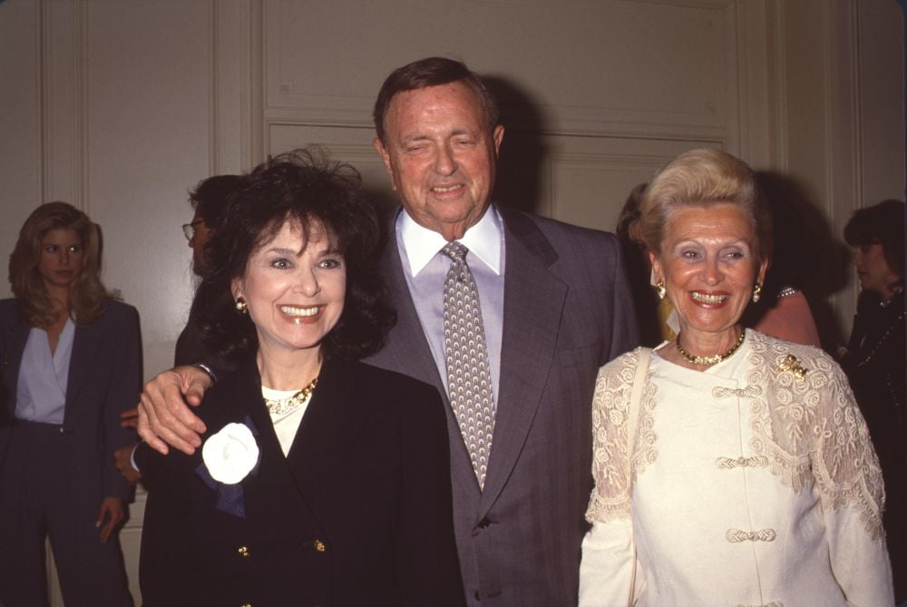 Suzanne Pleshette With Marvin & Barbara Davis Photo Print (16 x 20