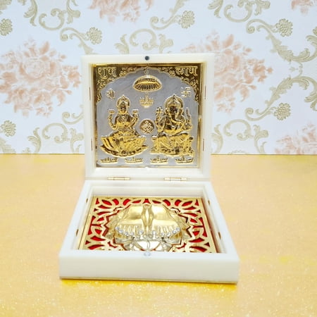 Swadeshi Desire Golden Lakshmi Ganpati Photo Frame with Charan Paduka Pocket Temple for Diwali Gift, House Warming Gifts Return Gift Puja (Lakshmi Ganpati OM, Medium)