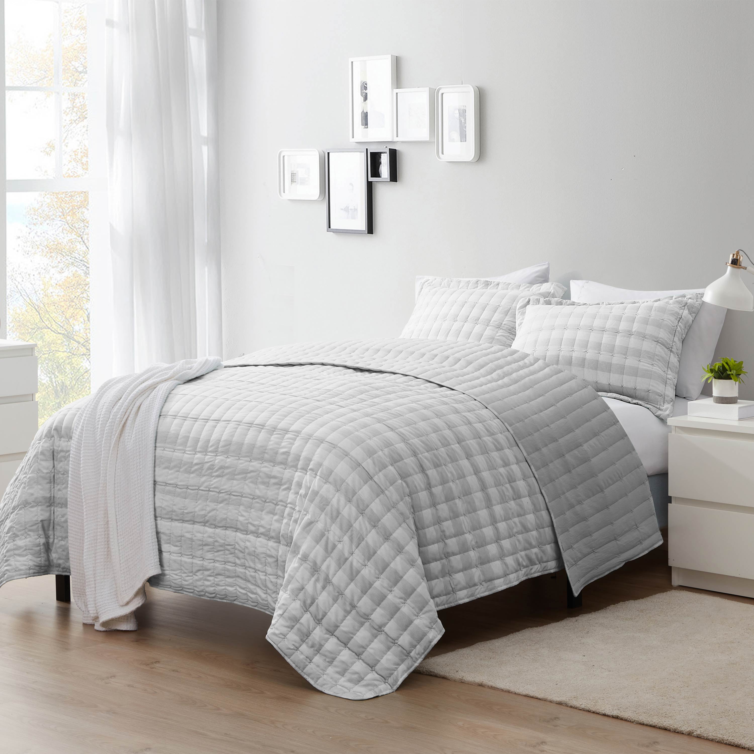 Sweet Home Collection 2 Piece Embroidered Checkered Quilt and Pillow Sham Set Twin Gray