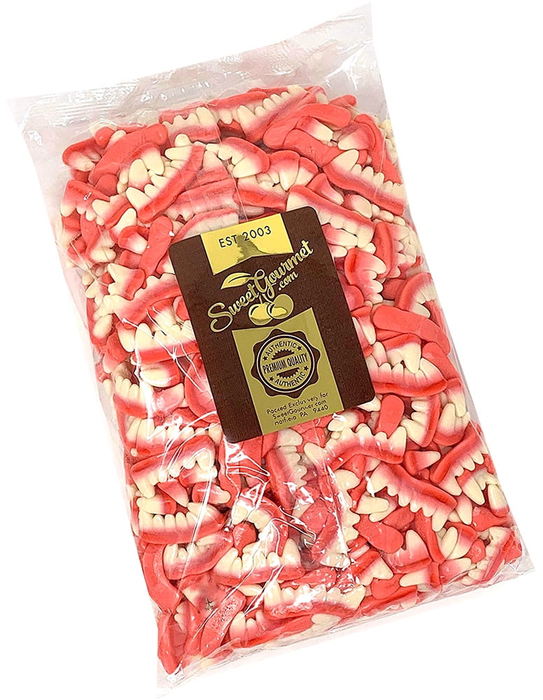 SweetGourmet Dracula Teeth Gummy Vampire Strawberry Candy Pink
