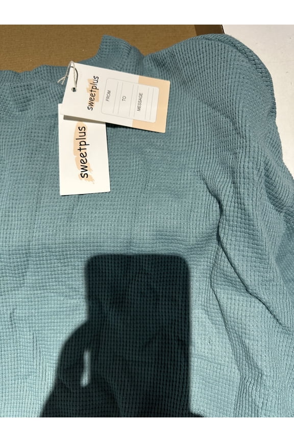 Essentials Women's Classic-Fit Lightweight Cable Long-Sleeve Mock Neck Sweater