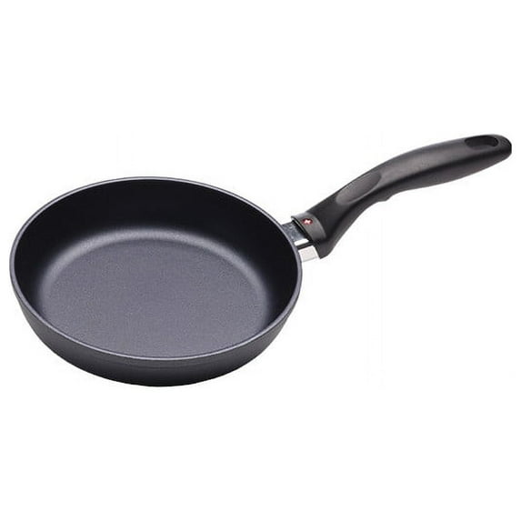 Swiss Diamond 8" (20cm) Aluminum Nonstick Fry Pan | HD Classic