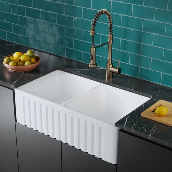 Swiss Madison Sm-Ks246 Delice 33" Farmhouse Double Basin Porcelain Kitchen Sink in White