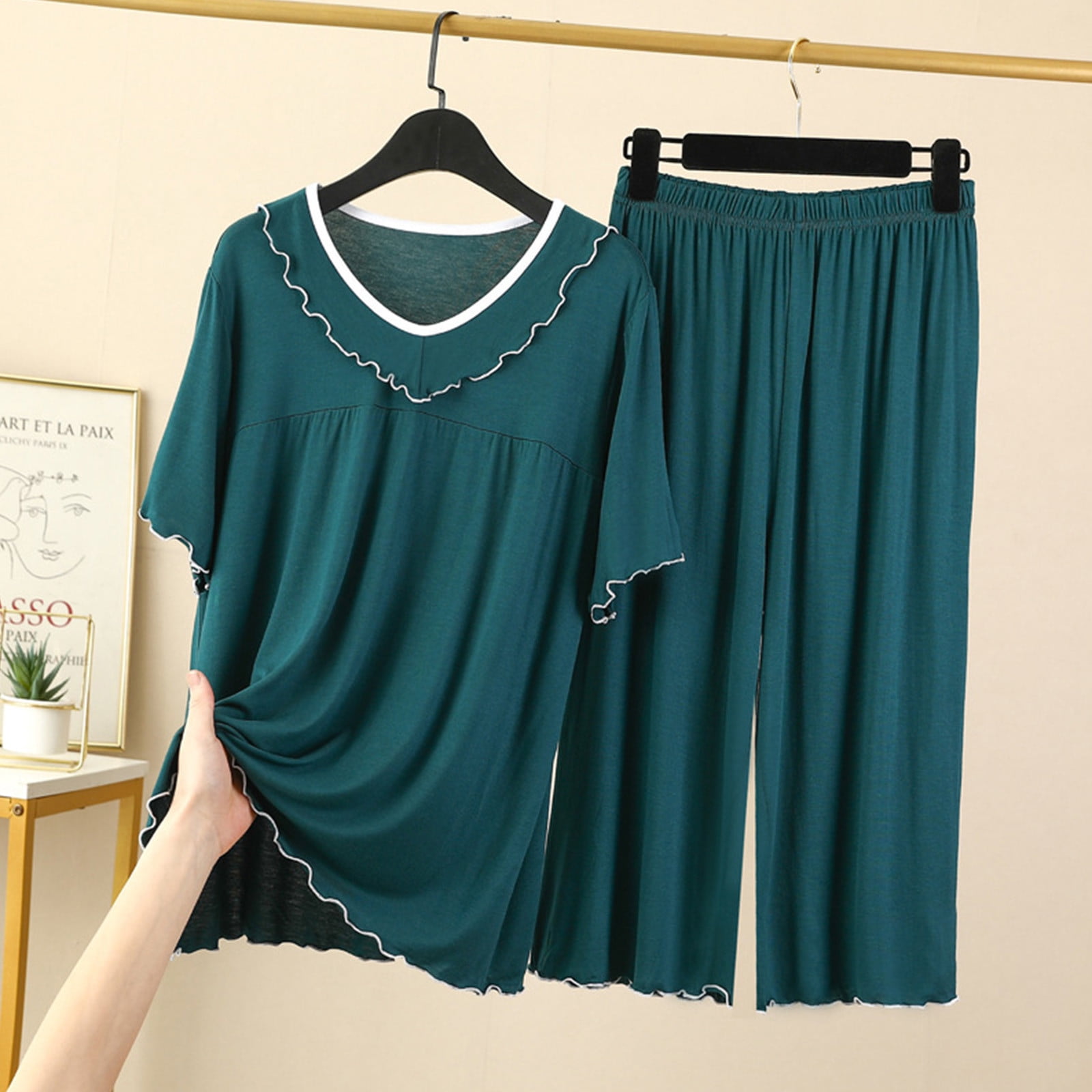 Symoid Women's Plus PJ Sleepwear, Short Sleeve T-Shirt and Capris Pant ...