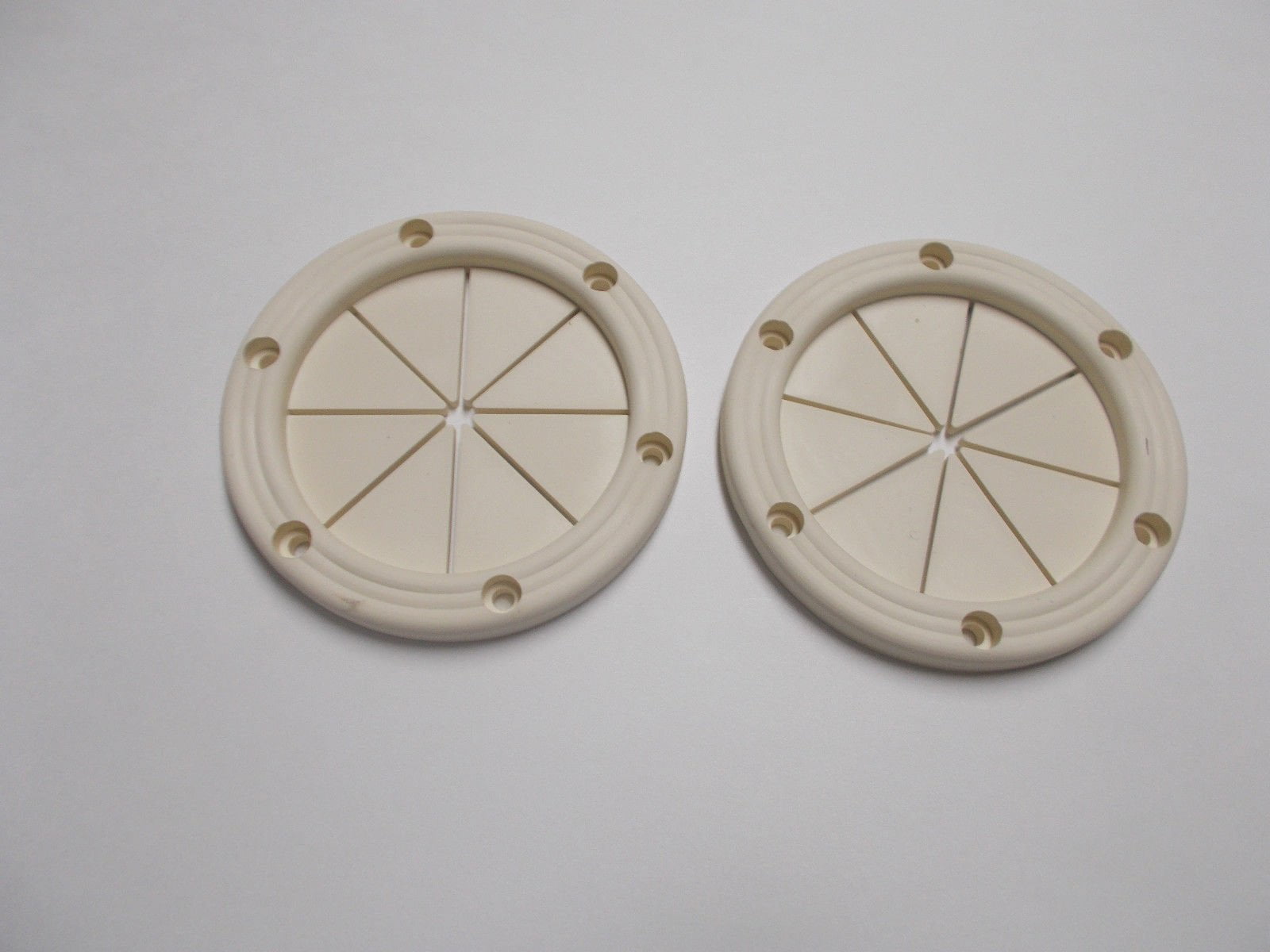 T-H Marine Supplies UG-3FW-DP 4 in. Pair of Utility Grommet, Fish White