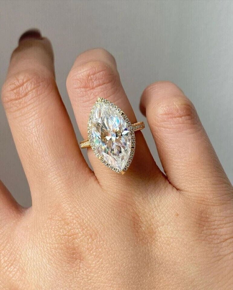 Bague Ancienne Style Marquise Plaqué Or Avec Zirconium - Taille 55 - Occasion