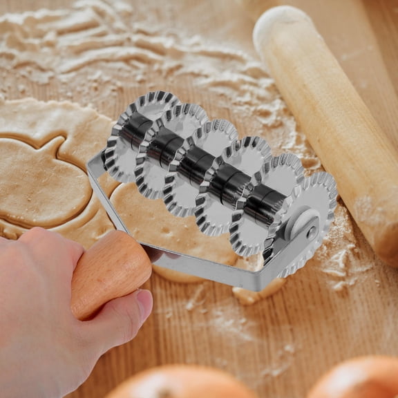 TABLZONE Wood Handle Stainless Steel Lattice Dough Cutter with Ergonomic Grip for Smooth Pasta and Noodle Cutting