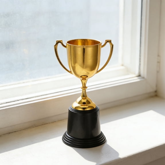 TAILTOSS Small Trophy in Golden Plastic with Round Base, Decorative Look for Holiday Party Games