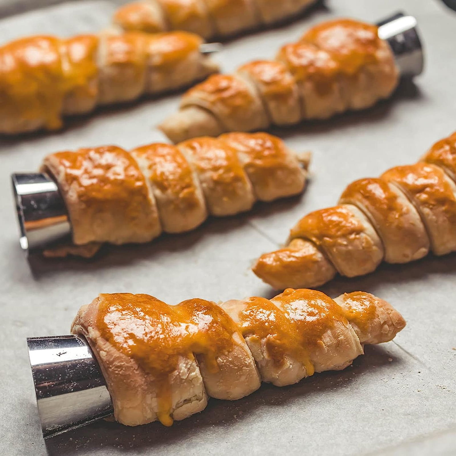 TERGAYEE Nonstick Cream Horn Molds,Stainless Steel Roll Flared Danish