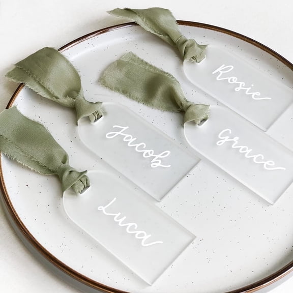 TETOU 30Pcs Acrylic Place Card for Wedding Frosting Acrylic Table Seating Cards Wedding Supplies - Green Ribbon