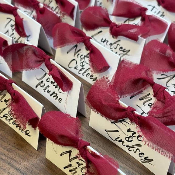 TETOU 50Pcs Premium Place Cards with Red Ribbon,2" x 3.5" Tent Card Name Card Wedding Place Cards for Wedding Valentines Day Table Dinner Parties Seating Supply