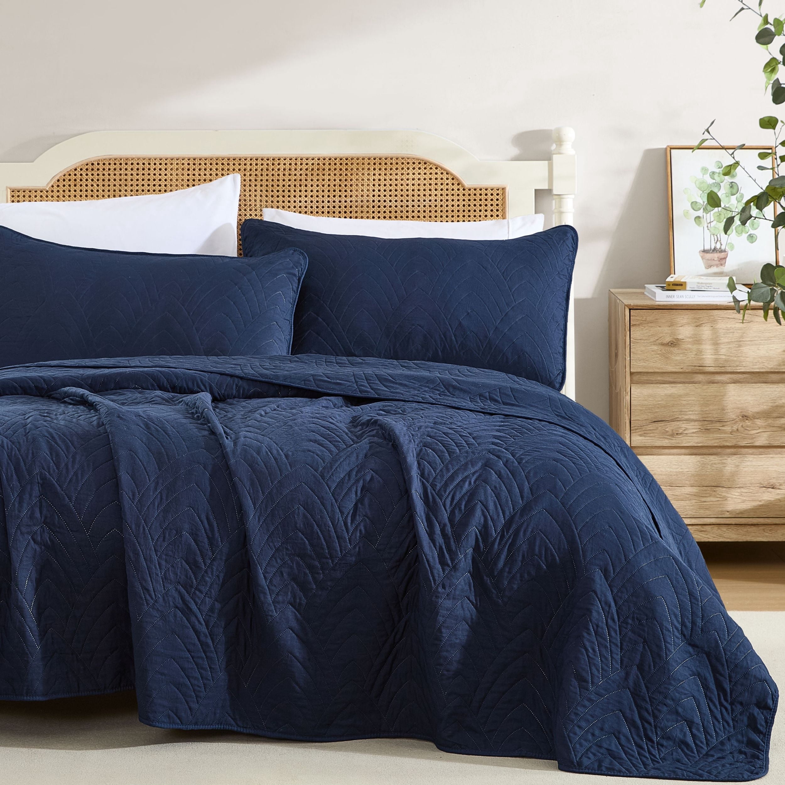THD Winston - 3 Piece Full Queen Size Quilt Set, Lightweight Queen Bedspread Coverlet Set (Full/Queen, Navy Blue)
