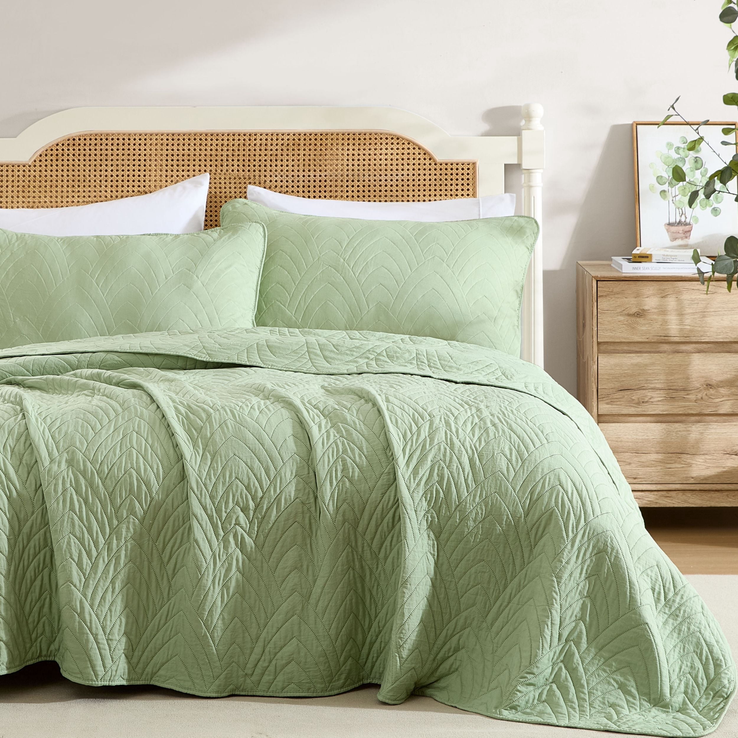THD Winston - 3 Piece Full Queen Size Quilt Set, Lightweight Queen Bedspread Coverlet Set (Full/Queen, Sage Green)