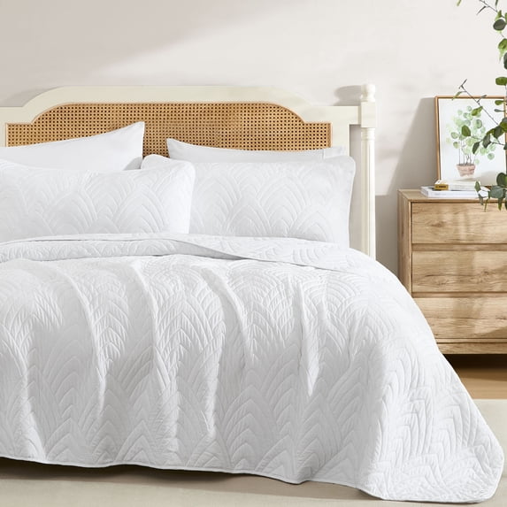THD Winston - 3 Piece Full Queen Size Quilt Set, Lightweight Queen Bedspread Coverlet Set (Full/Queen, White)