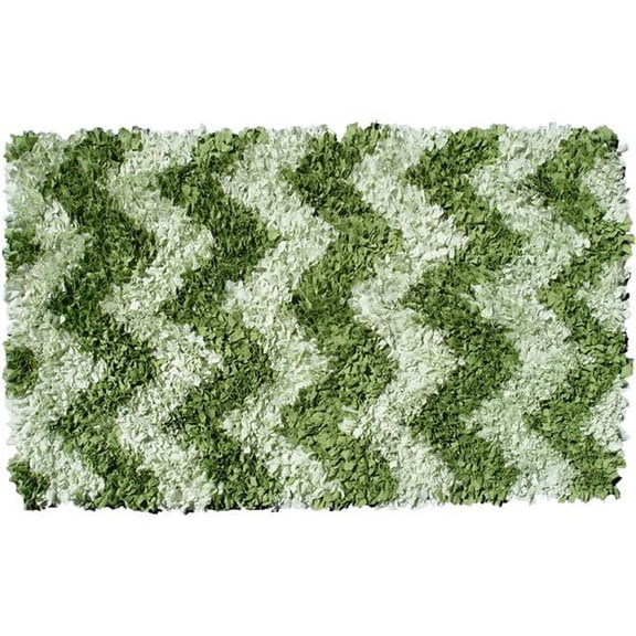 THE RUG MARKET02282B Shaggy Raggy Grn Chevron Rug