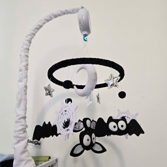 TINITIGIES Ocean Fishes Baby Crib Mobile with Music Box Handmade Felt Nursery Mobile, 12 Piano Lullabies, Ocean Theme for Visual & Cognitive Development