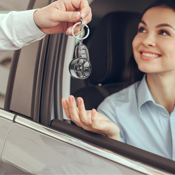 NICEXMAS 2Pcs Wheel Tire Rim Keychain in Assorted Color Metal for Car Key Accessories