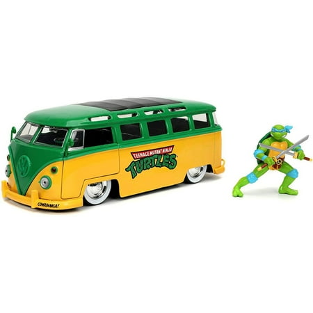 TMNT 1962 VW Bus 1:24 Vehicle with Leonardo Figure