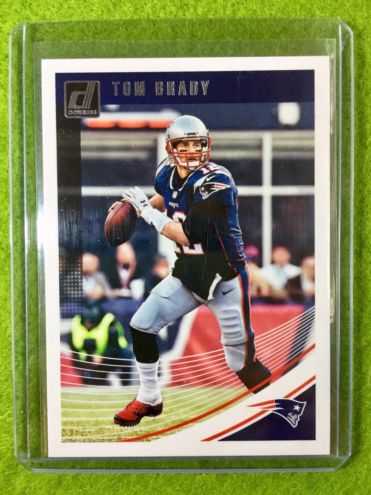 TOM BRADY CARD JERSEY #12 NEW ENGLAND PATRIOTS 2018 Panini Donruss Football Bucs
