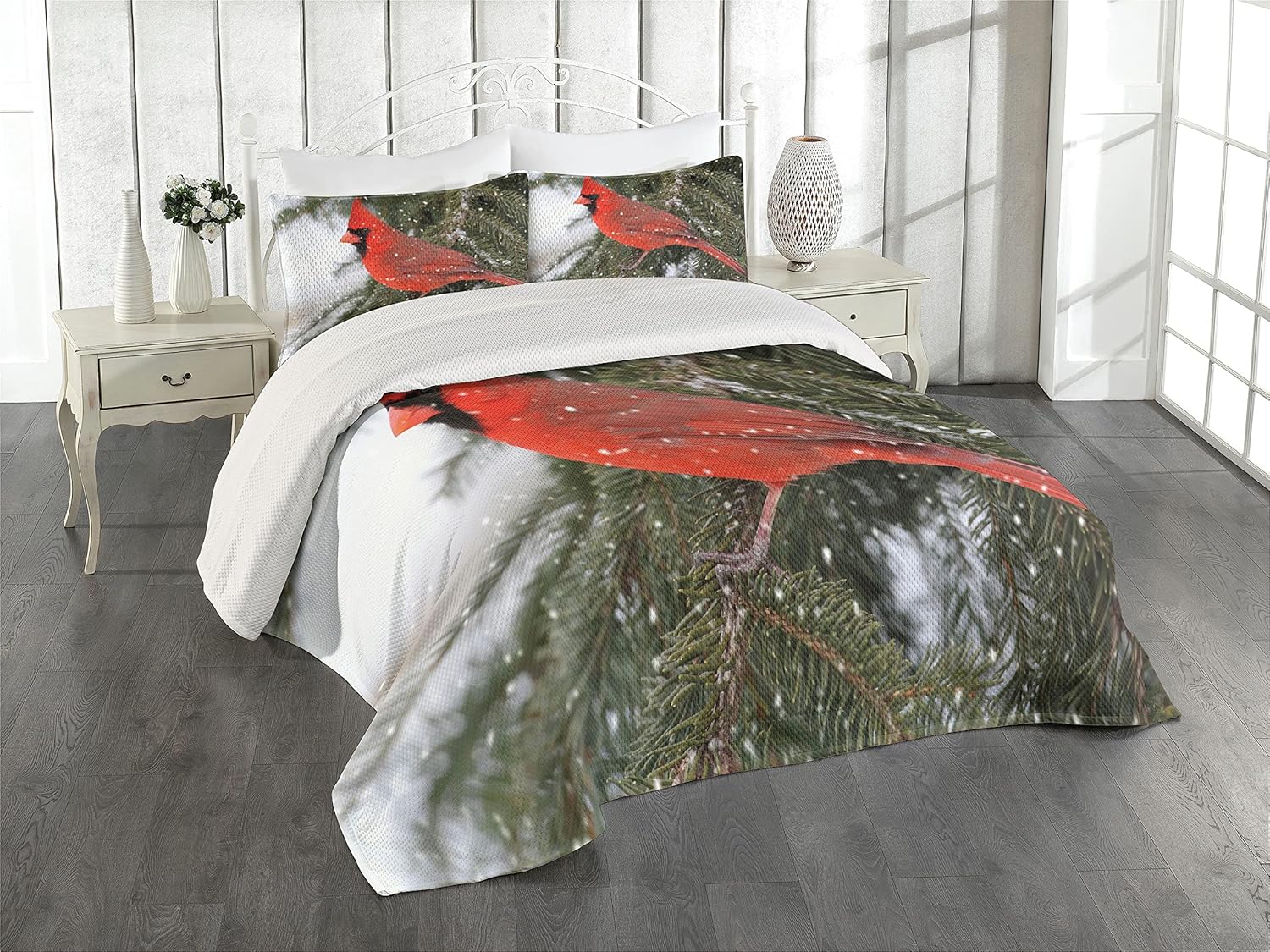 TOMEYE Cardinal Coverlet, Northern Cardinal Bird Standing on a Pine