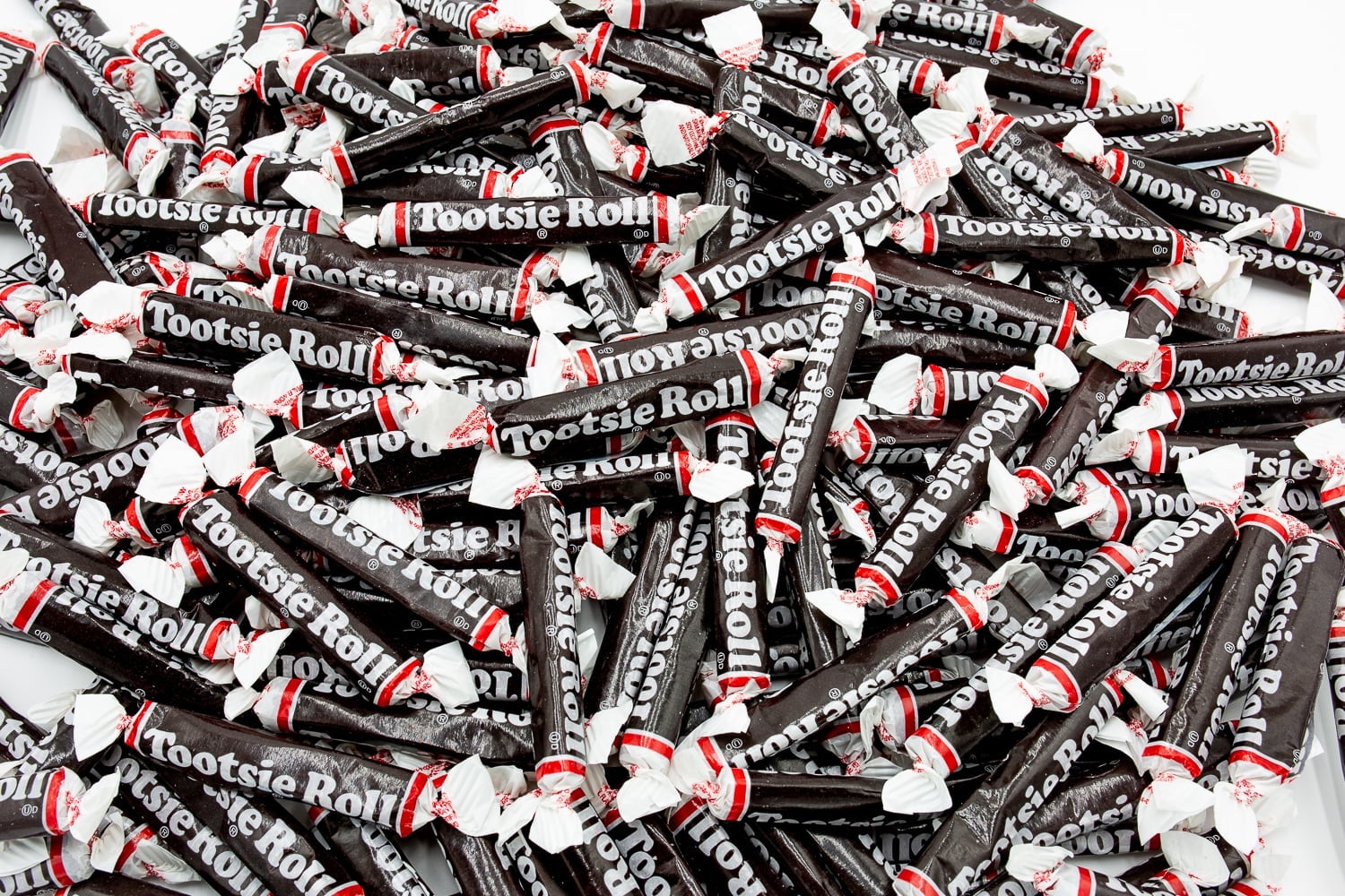 TOOTSIE ROLLS JUNIORS Taffy Candy 2 lb - Bulk Tootsie Rolls Candy Bag, Individually Wrapped, Gluten-Free Candy, Chocolate Chewy Candy (84 Pieces)