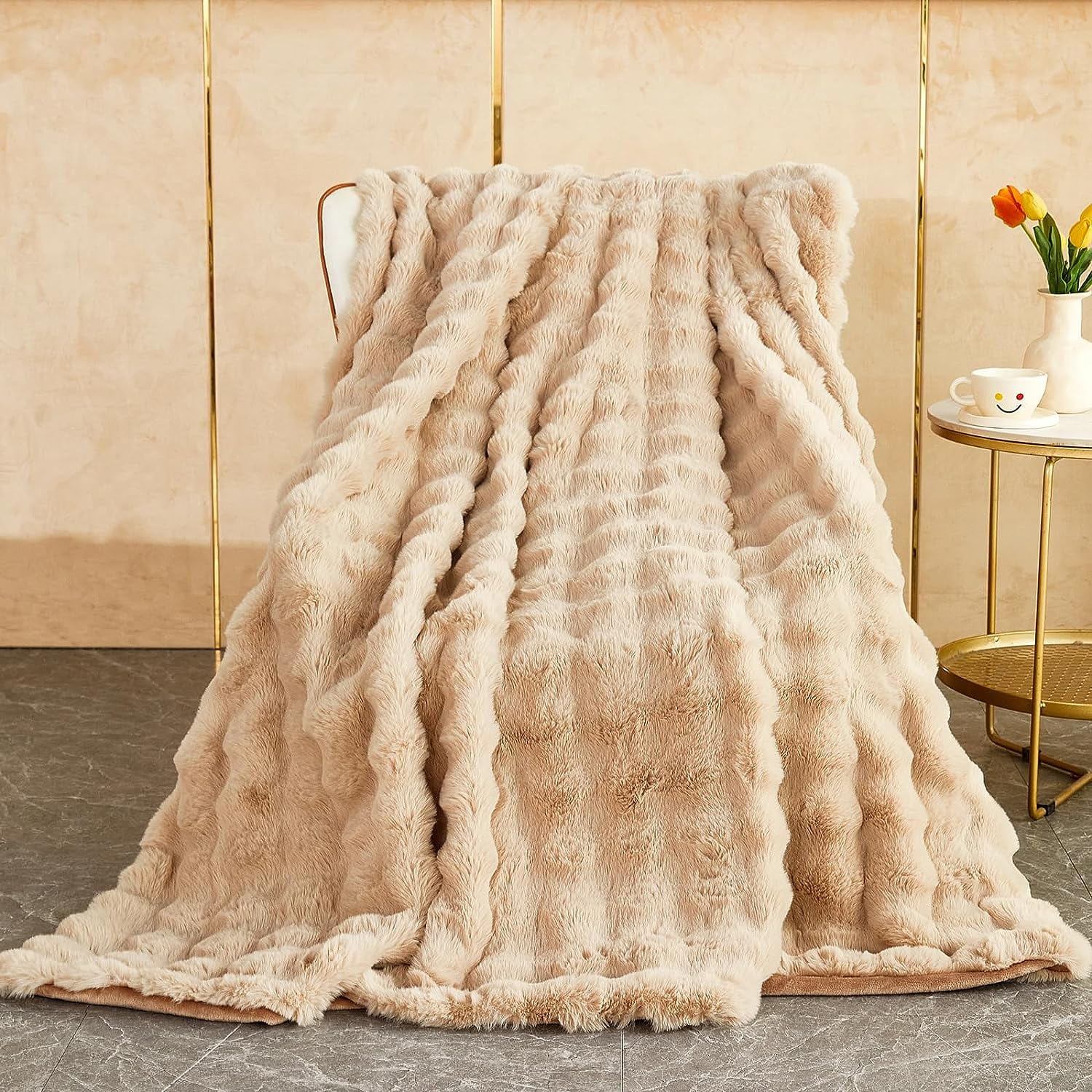 TOPCHANCES Faux Fur Throw Blankets, Soft Luxury Plush Blanket, Warm Fleece Throw Blanket for Bed Sofa Couch (Light Coffee, 78*63in)