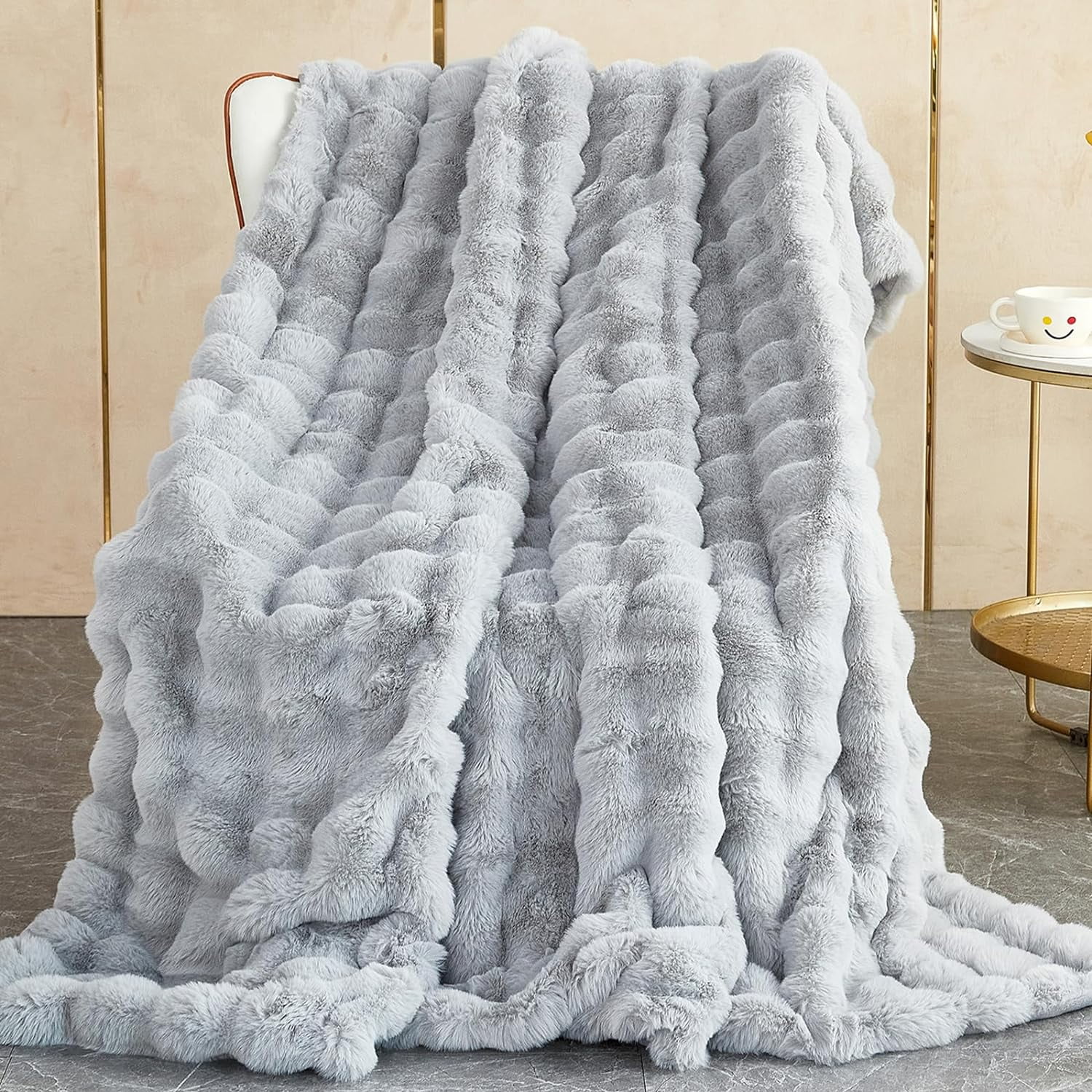 TOPCHANCES Faux Fur Throw Blankets, Soft Luxury Plush Blanket, Warm Fleece Throw Blanket for Bed Sofa Couch (Light Grey, 39*63in)