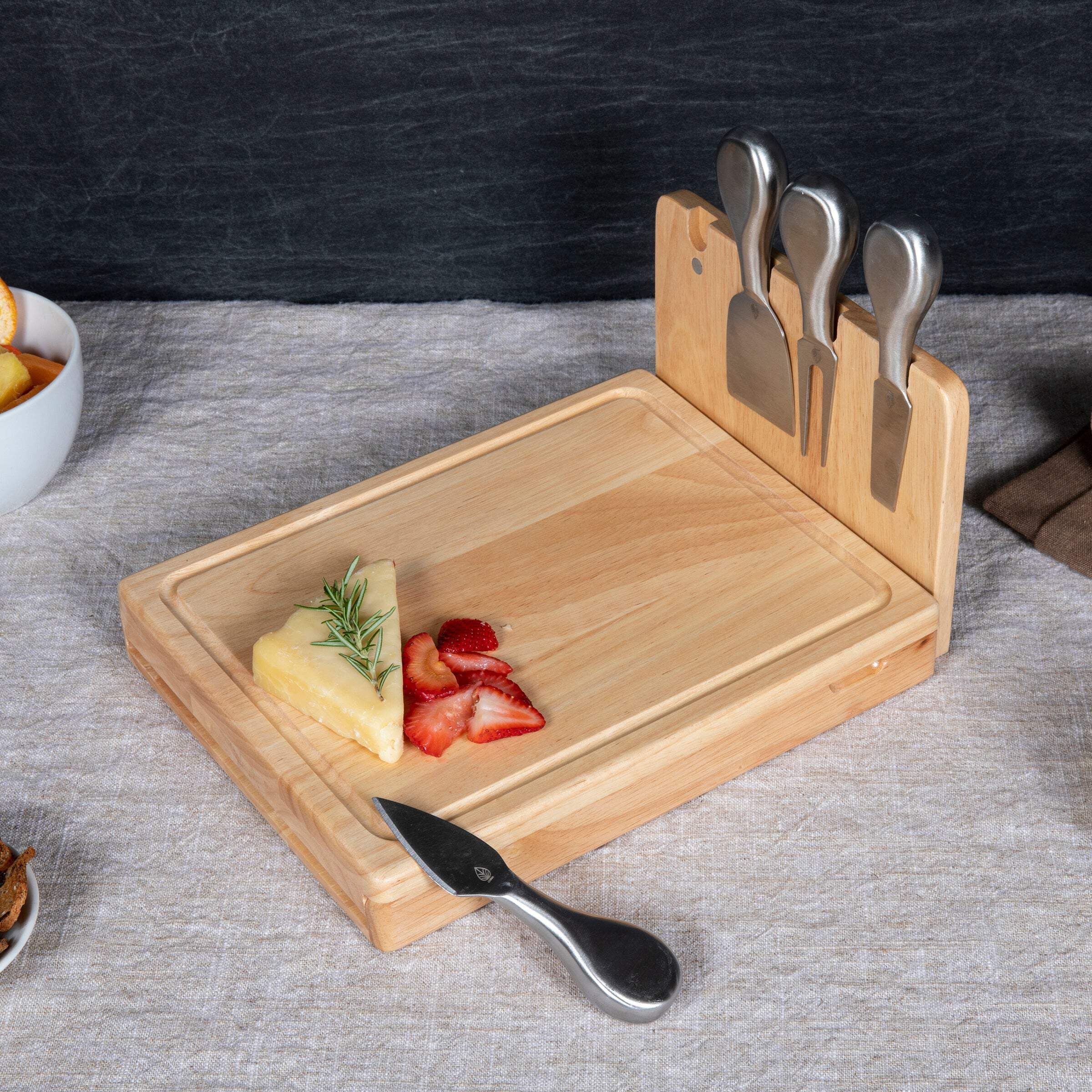 Toscana Asiago Cheese Cutting Board and Tools - Thumbnail 2