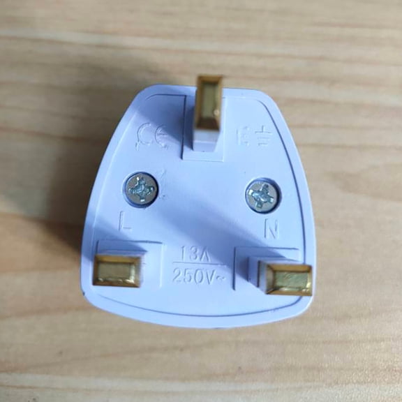 TOUMENY UK Travel Plug Adapter, Universal Input Socket Accepts EU US CN Plugs, 13A 250V British Standard 3 Prong Converter for Hong Kong Singapore