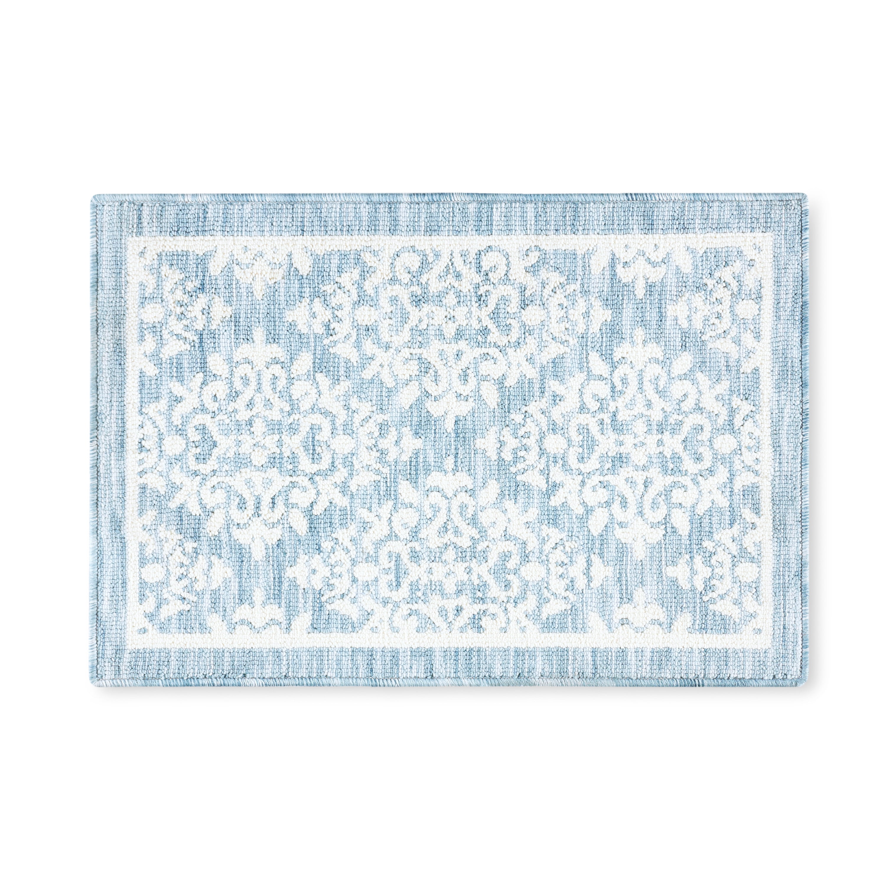 TOWN & COUNTRY EVERYDAY Walker Damask Medallion Everwash® Washable Multi-Use Decorative Rug with Non-Slip Backing, Light Blue, 24"x40"
