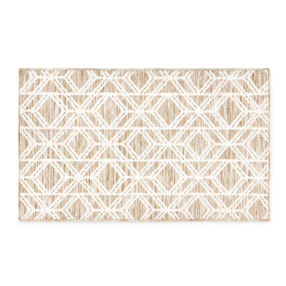 TOWN & COUNTRY EVERYDAY Walker Modern Diamond Everwash® Washable Multi-Use Decorative Rug, Tufted Kitchen Rug, Low-Profile Door Mat, Bedroom Rug and Bath Rug with Non-Slip Backing, Beige, 24"x40"