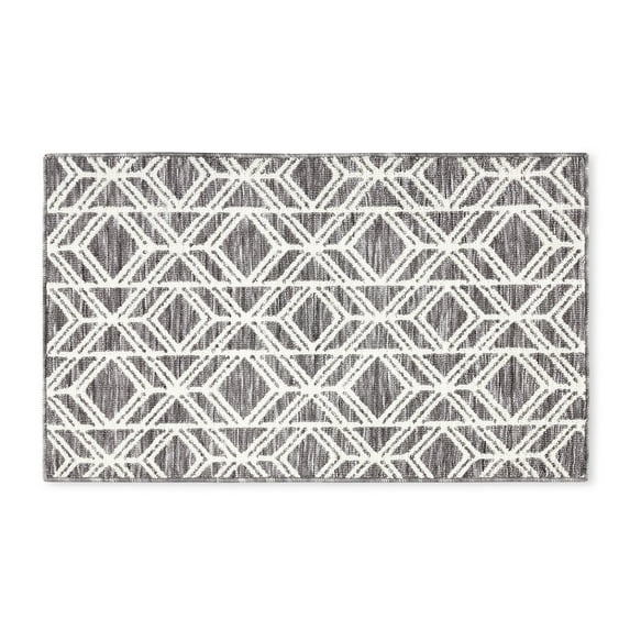 TOWN & COUNTRY EVERYDAY Walker Modern Diamond Everwash® Washable Multi-Use Decorative Rug, Tufted Kitchen Rug, Low-Profile Door Mat, Bedroom Rug and Bath Rug with Non-Slip Backing, Dark Grey, 24"x40"