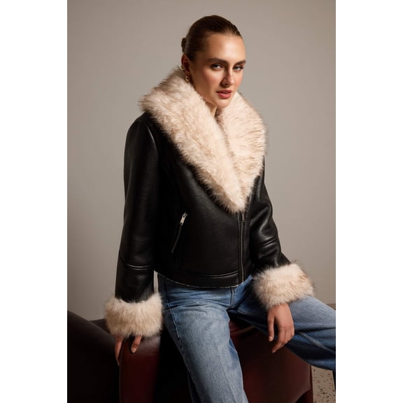 TRENDYOLMİLLA Women's Black Plain Regular fit Winter Jackets